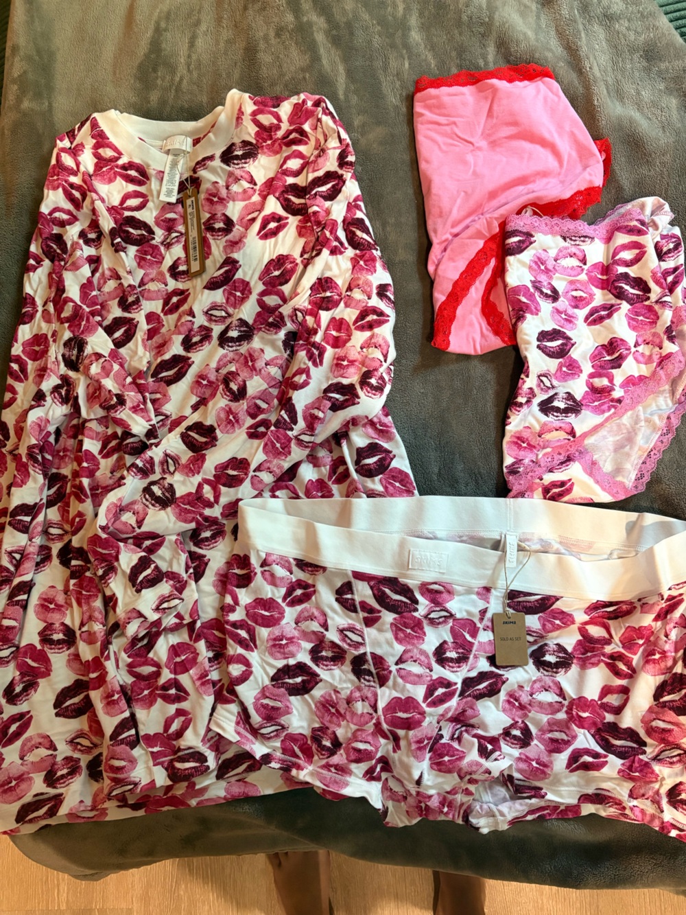 NWT! Skims bundle 2x - 4 items